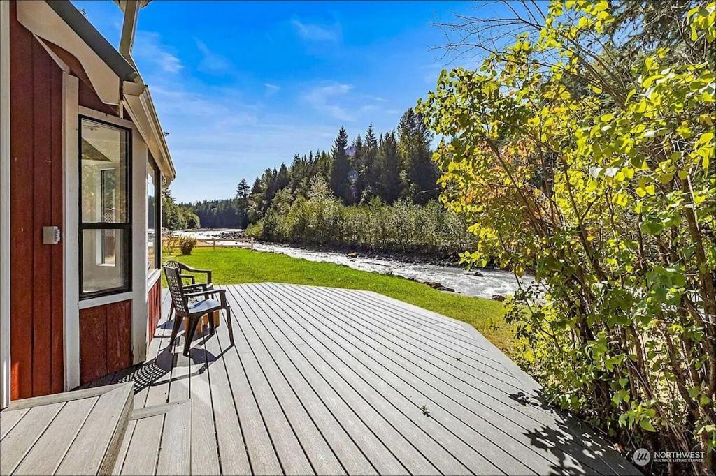 New: Steps From White River Near Mount Rainier National Park Greenwater Exterior photo