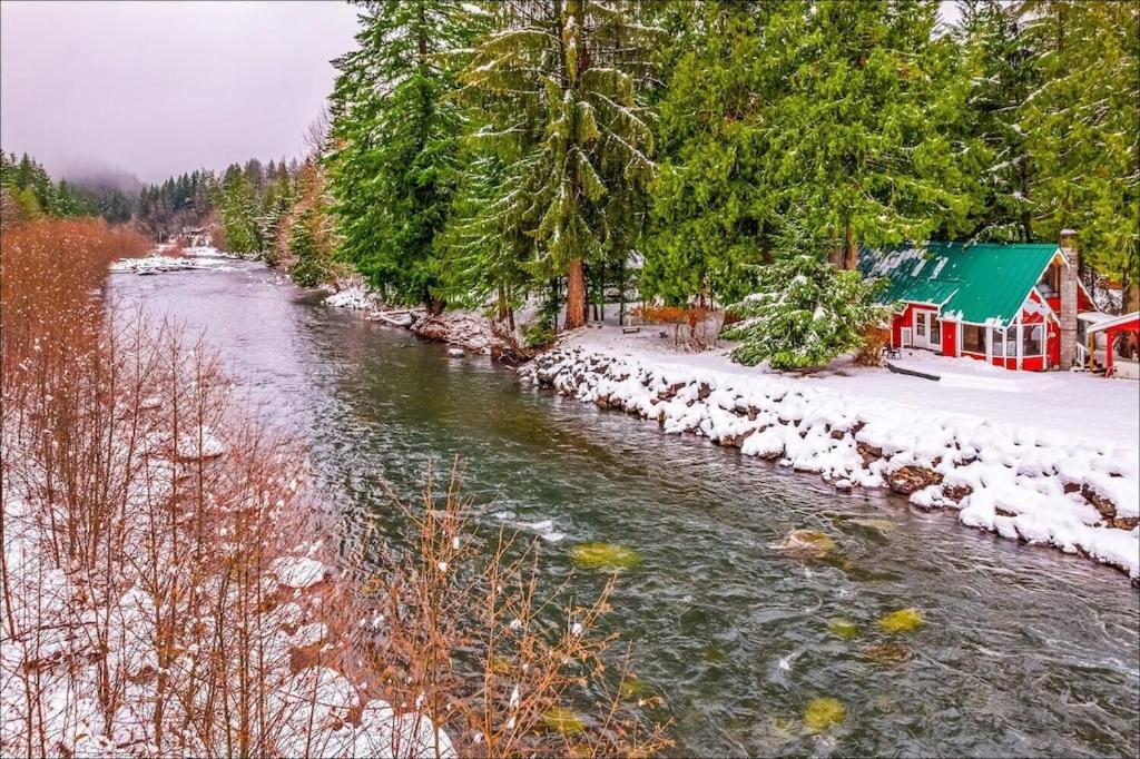 New: Steps From White River Near Mount Rainier National Park Greenwater Exterior photo