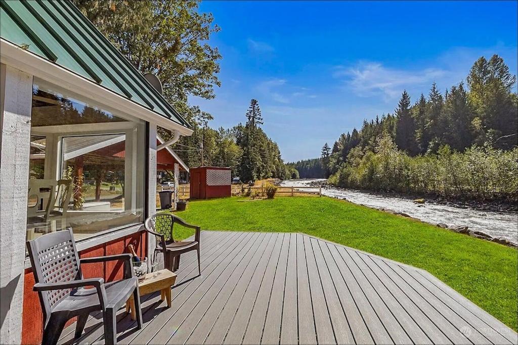 New: Steps From White River Near Mount Rainier National Park Greenwater Exterior photo