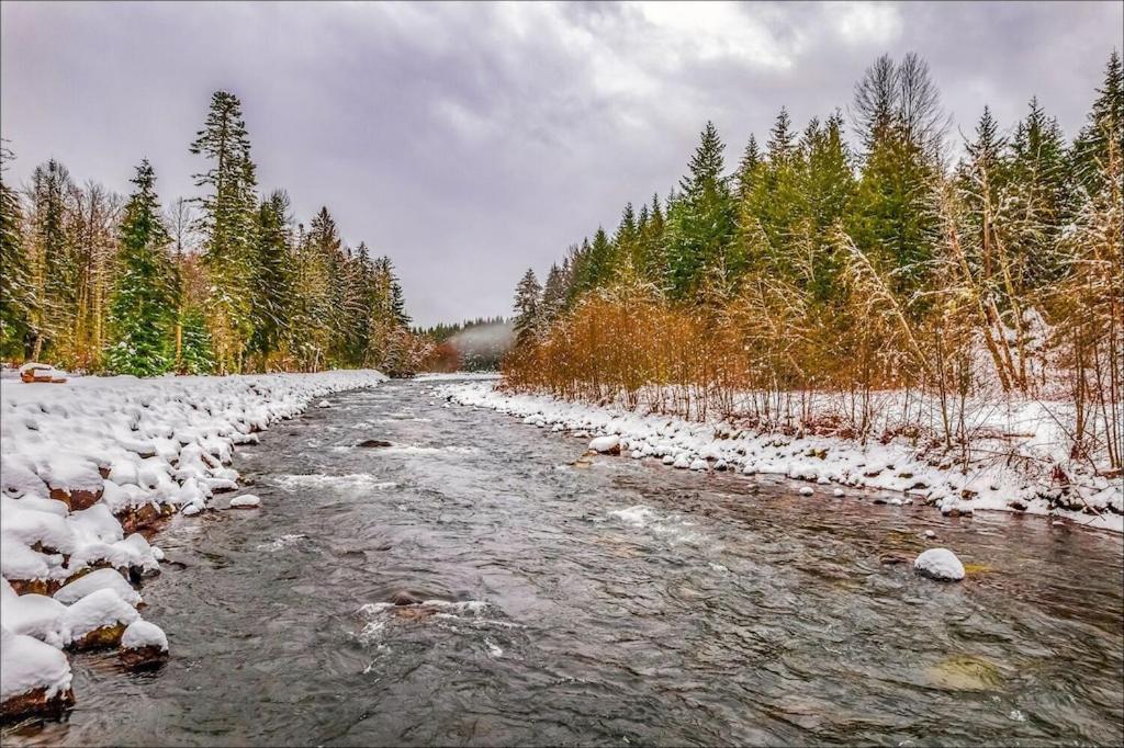 New: Steps From White River Near Mount Rainier National Park Greenwater Exterior photo
